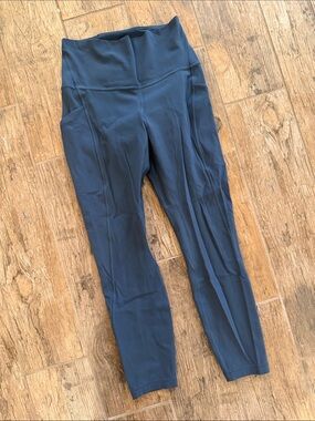 Lululemon leggings size 6
